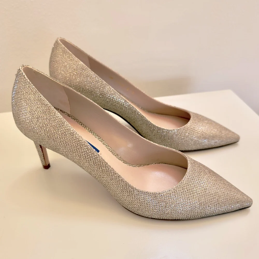 Stuart Weitzman Sparkly Gold Pump Heels - size 8
Never been worn. - Picture 1 of 8